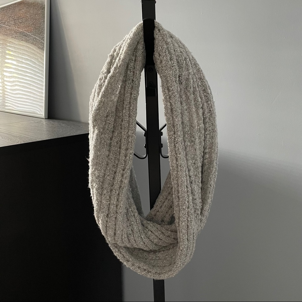 H&M Marled Grey Infinity Scarf
